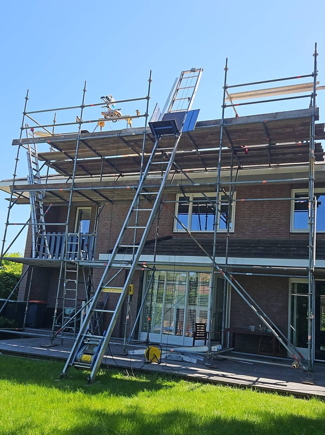 pannenlift 11 meter huren Waninge Verhuur
